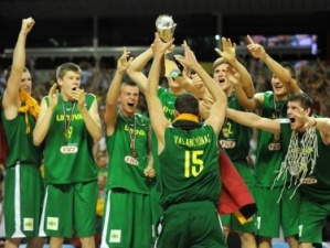 La dinastía lituana, con Jonas Valanciunas al frente (36 puntos) acaba su ciclo como campeona del mundo sub19 ante Serbia (67-85). La Rusia de Kulagin completó el podio