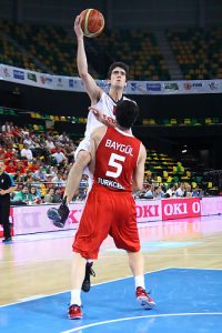 Eurobasket U20 (J1): España arrasa a Turquía (90-41). Exhibiciones de Kulvietis (Lituania) y Dubjlevic (Montenegro) y mucho más…