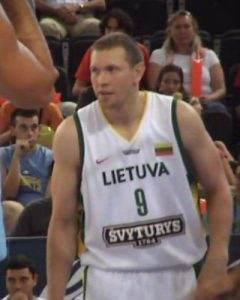 Songaila, un partido de sanción por golpear a James (incluye vídeo)