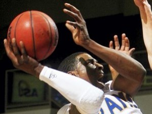 Ridge McKeither se estrenará profesionalmente con Melilla Baloncesto