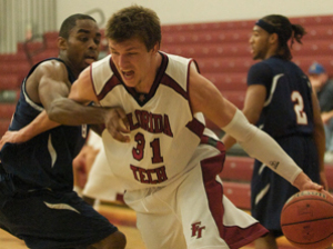 Justin Sedlak llega a Cáceres