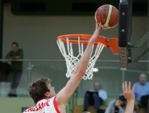 Alex Thompson llega al Aurteneche desde la primera división suiza