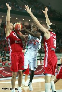 Stephane Konate completa la plantilla de Palencia Baloncesto