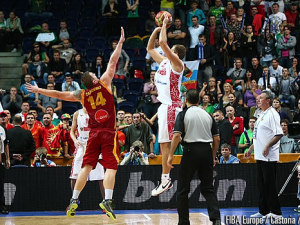 Eurobasket 2011, Grupo F (J3): Eslovenia será la rival de España en cuartos. Victoria de trámite de Grecia ante Georgia. <i>Buzzer Beater</i> milagroso de Monya para tumbar a Macedonia