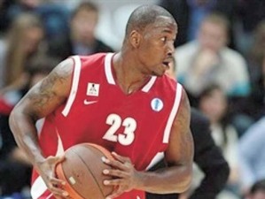 Kenny Adeleke, sustituto temporal de Korolev en el Lagun Aro GBC