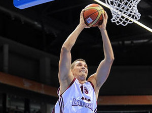 El internacional letón Andrej Selakovs completa la plantilla de Tarragona Bàsquet 2017