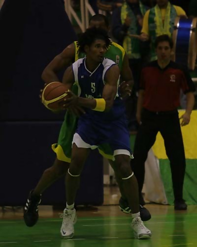 Edward Santana sustituye a Chris Copeland en Rosalía