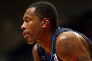 De temporal a definitivo: Estudiantes hace oficial la salida de Antoine Wright