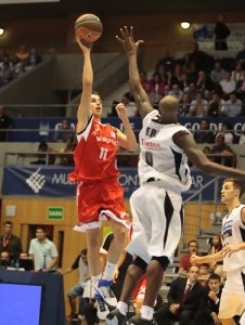 Álex Hernández, manresano hasta 2016. Josh Asselin y Montañez, cerca de seguirle… ¿junto con Gladyr?