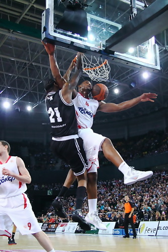 EL-J1 (Viernes): Bizkaia Bilbao Basket completa el debut soñado venciendo a Olympiacos por 76-61. Kirilenko, MVP de la Jornada (Incluye Top10 jugadas de la J1)