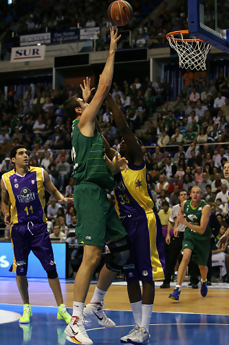 Los centímetros de Sinanovic cierran la plantilla del Blancos de Rueda