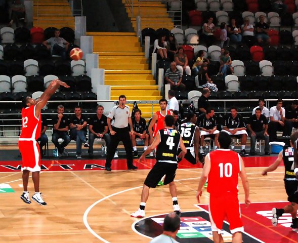 Liga portuguesa LPB (J3 y 4): Benfica sigue invicto; Porto se ve perjudicado por el clima; Ginasio, récord negativo