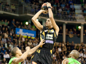 Liga francesa LNB ProA (J5): Batum se lleva el enfrentamiento ante Parker y Turiaf, que debuta con ASVEL; Jean- Luc Monschau denuncia los arbitrajes favorables a Tony Parker, y Alain Weisz explota