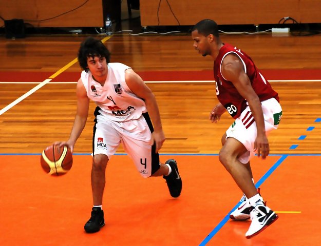 Liga portuguesa LPB (J5): Benfica sigue arrasando; Académica se estrena; Porto y Lusitania se mantienen invictos