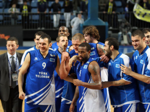 ¡Ligas EXT: Mozgov pone al Khimki líder en Rusia; Deron Williams es el MVP semanal; Sergio Scariolo le gana la partida a Pianigiani y Joakim Noah y Vesely se plantean venir a Europa por el lockout!