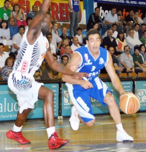 Liga argentina LNB (J13 y J14): Regatas y Obras consiguen el liderato; Oscar Sánchez duro con los jueces; gran tarea de Juanpi Gutiérrez