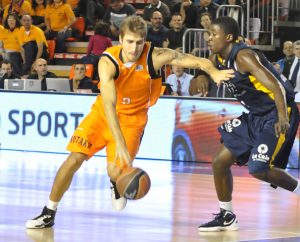 Eurochallenge (J4): Javi Vega brilla en el showtime sueco del Fuenla