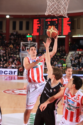 Rodrigo de la Fuente refuerza al Asefa Estudiantes