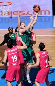 EL  J9 (miércoles) Plácida jornada para Unicaja, Caja Laboral y Real Madrid en un día de victorias muy abultadas