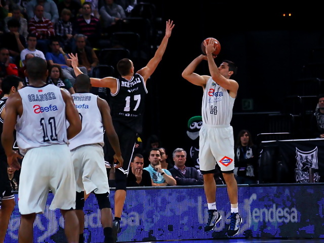 Victoria bajo mínimos de Gescrap Bizkaia en el regreso de De la Fuente al basket español