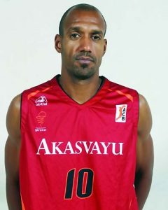 Arriel McDonald aceptó la oferta de Akasvayu