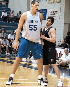 Finalmente los 2.26 de Pavel Podkolzin no caben en la NBA