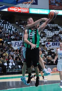 El talón de Paul Davis: las faltas personales