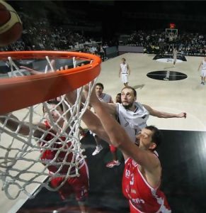 Lega (J9): el ex estudiantil Viktor Sanikidze arrasa en Bologna; Montepaschi deja tocado al Cantù, que busca refuerzos; Scalabrine, Wafer, Gallinari y Moore retornan a USA, pero Jeff Adrien espera