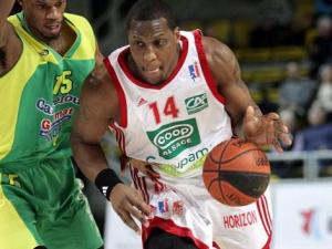 Pervis Pasco ficha por un mes por el CAI Zaragoza para reforzar su juego interior