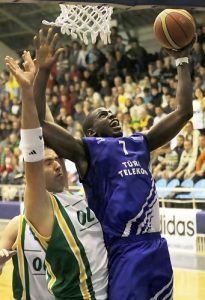 Liga turca TBL (J9): Besiktas se descabalga del liderato a pesar de Mensah-Bonsu. Turk Telekom reacciona, con un debutante Capin sobresaliente. Ali Karadeniz, MVP