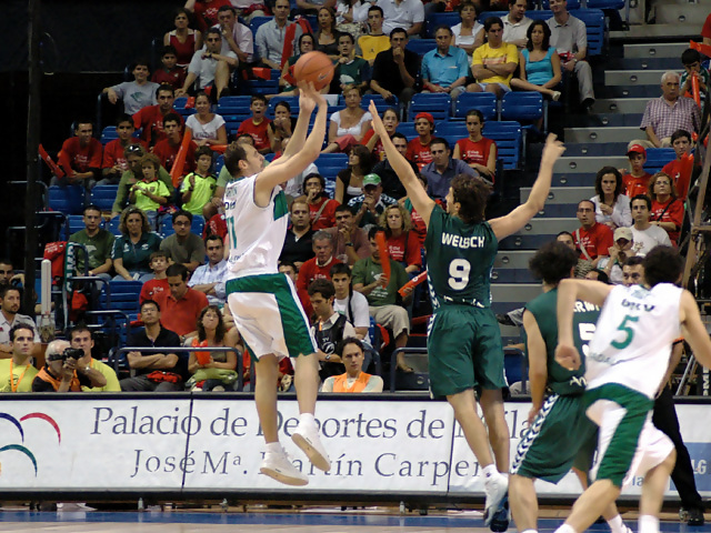 Un DKV Joventut más negro que verde