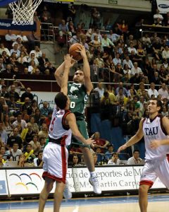 Olimpiakos sigue volviendo loco el mercado de bases y ahora aprieta por Cabezas, Sonseca se aleja de León y Dewarick Spencer fuera de la ACB