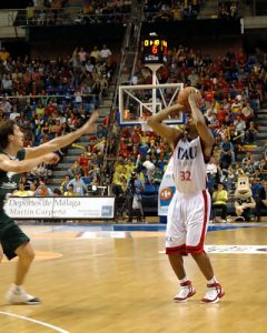 Fred House se pierde el choque liguero del Tau ante el Fuenlabrada y es duda para la Copa