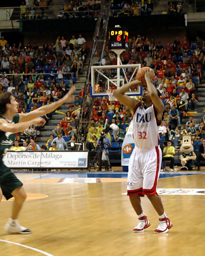 Fred House se pierde el choque liguero del Tau ante el Fuenlabrada y es duda para la Copa