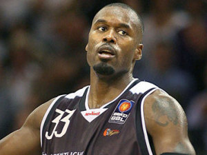 Liga griega (J10):  Jimmy Baxter vuelve, Marcus Goree y Hernold Gardener se van. Bavcic MVP