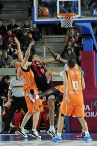 Caja Laboral sigue sumando al llevarse un partido soporífero (61-51)