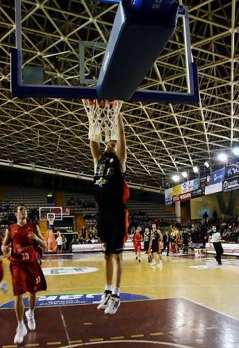 Melilla Baloncesto ficha a José Amador