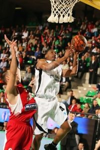 PBL Rusa (J7): CSKA se vuelve a quedar solo en cabeza tras la derrota del Khimki y la exhibición de efectividad de Kirilenko; los bases americanos se salen Lyday y Beverley on fire