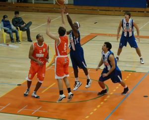 Liga Portuguesa LPB (J13): Benfica sufre para ganar; Barreirense vuelve a vencer; Vitória, en descenso; Mills, MVP