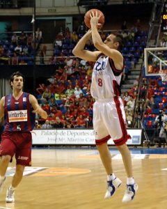 Euroliga, QF (I): Dos exhibiciones defensivas, dos palizas de Tau y Panathinaikos