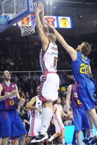 Paul Davis y James Augustine se marchan al Khimki; Aleksander Yanev se incorpora al Assignia Manresa