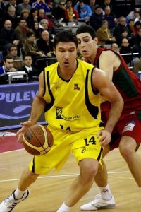 Aguas de Sousas Ourense ‘pesca’ en Baloncesto León: Julio González y Javi Mugica, nuevas incorporaciones