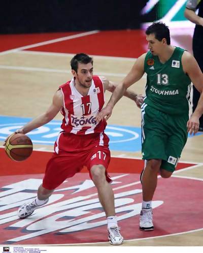 Liga griega (J18): El clásico entre Olympiacos y Panathinaikos se decide con polémica final (78-77). Kommatos MVP con 40 puntos