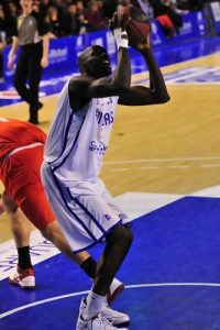 Liga francesa LNB ProA (J18): Chalon, nuevo líder tras la derrota de Gravelines en Le Mans; la derrota de Nancy en París indigna a Monschau; Diot vuelve a lesionarse, y futuras reformas en la ProA
