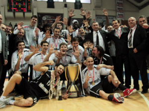 Copa Turca: Besiktas de Arroyo, Morrison y Mensah-Bonsu se lleva el título en la edición de las sorpresas. Serhat Cetin, MVP