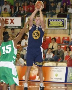 Gestibérica Vigo ficha al pivot Tim Frost