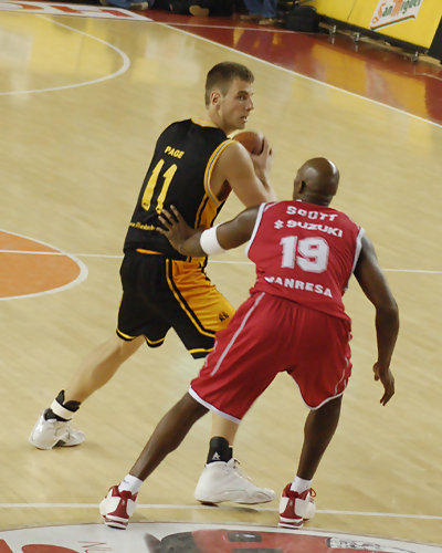 La nueva apuesta del Granada Dylan Page se presenta a la ACB: Soy un jugador elegante al que le gusta ganar, estoy preparado”