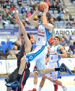Protagonistas Liga Endesa en marzo: MVP (Vidal), entrenador (Velimir Perasovic), Quinteto Ideal (Calloway-Vidal-Panko-Teletovic-Hettsheimeir ) y otros jugadores destacados
