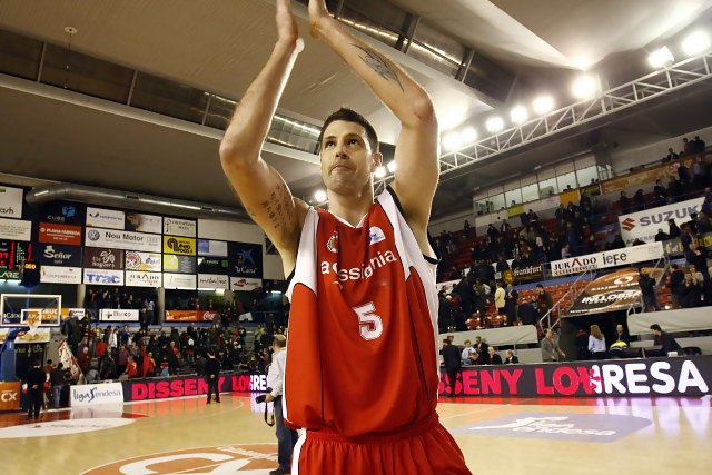 Josh Asselin continuará en Assignia Manresa