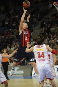Lampe y Teletovic se alían para darle la victoria al Caja Laboral ante el CAI (75-65)